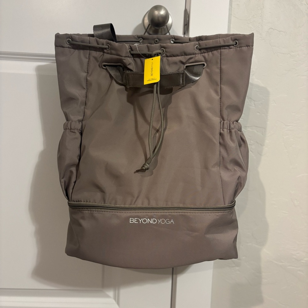 NWT Beyond Yoga Backpack